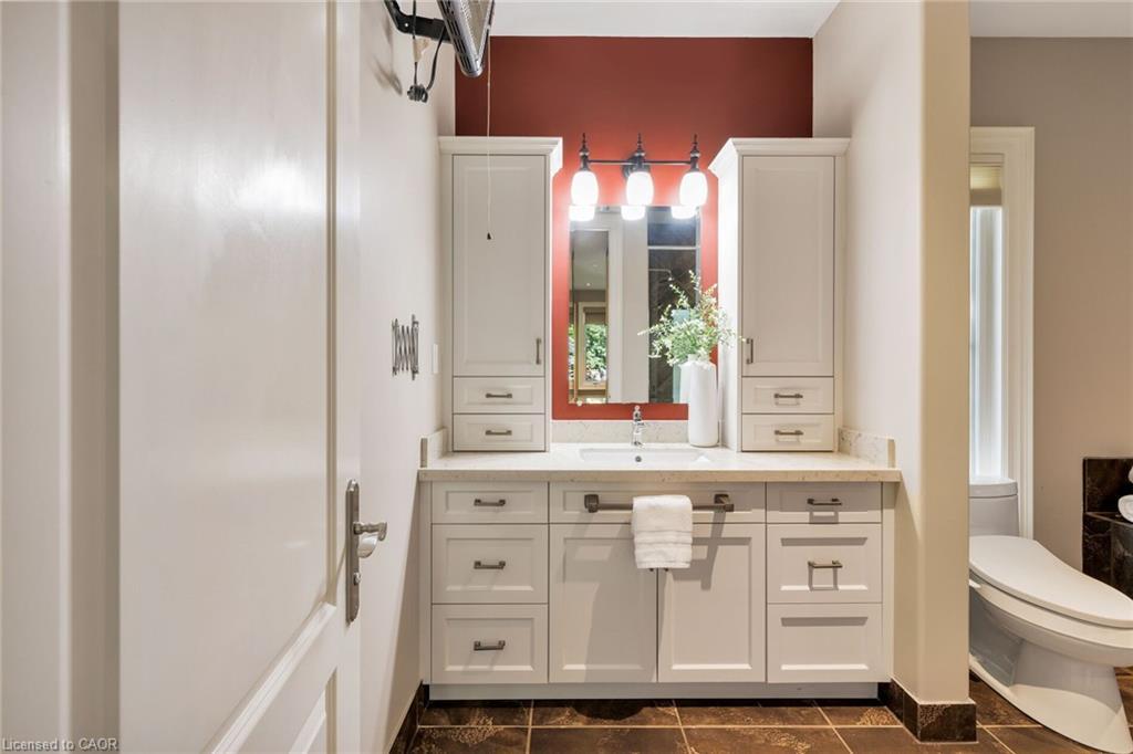 2448 Bridge Road, Oakville, ON - Indoor Photo Showing Bathroom