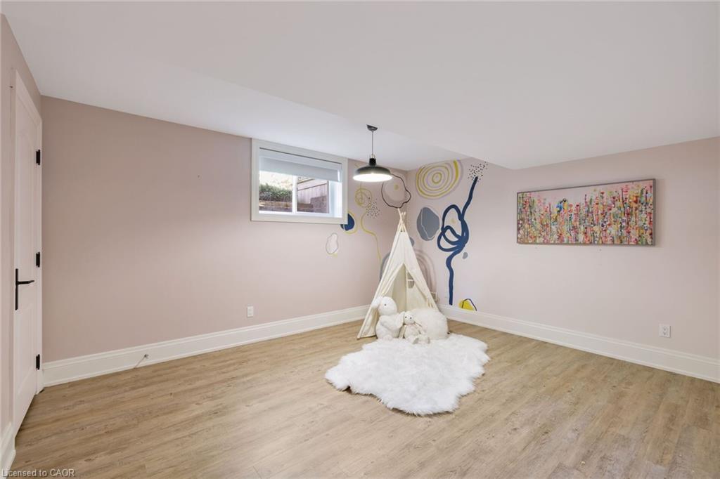 2448 Bridge Road, Oakville, ON - Indoor