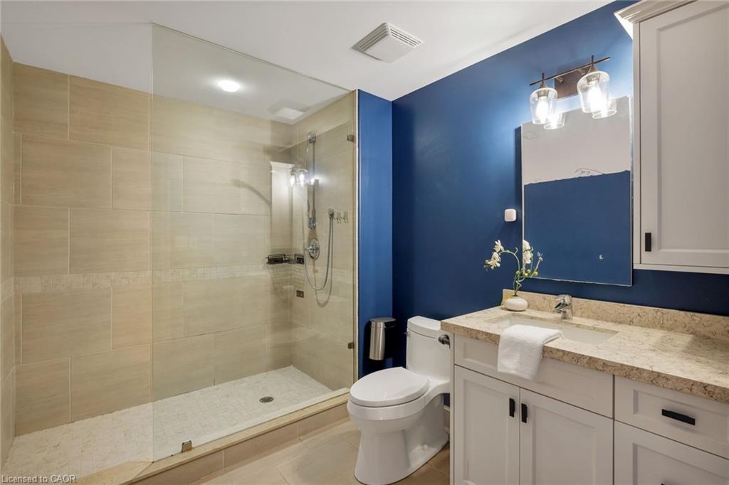 2448 Bridge Road, Oakville, ON - Indoor Photo Showing Bathroom