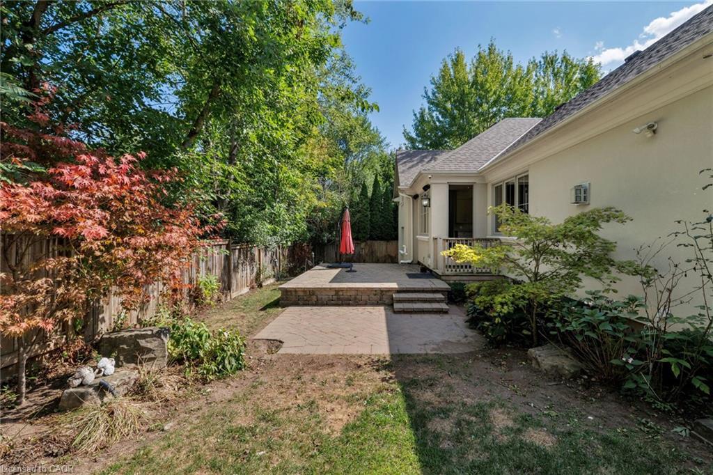 2448 Bridge Road, Oakville, ON - Outdoor