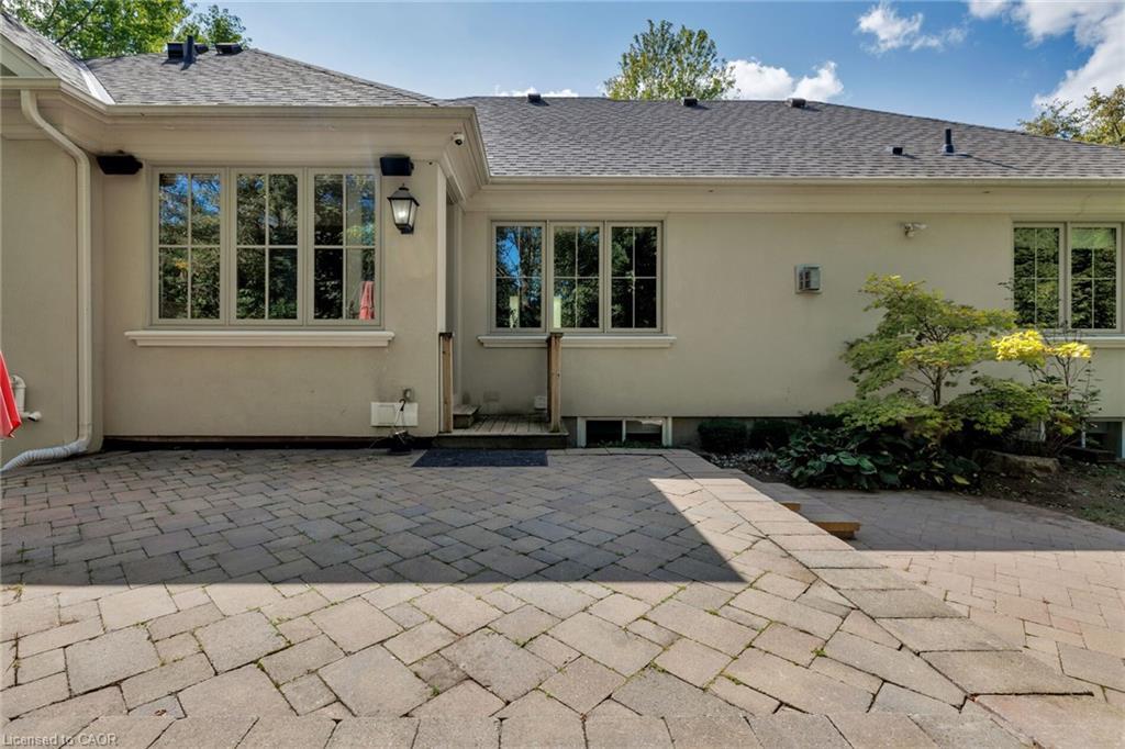 2448 Bridge Road, Oakville, ON - Outdoor