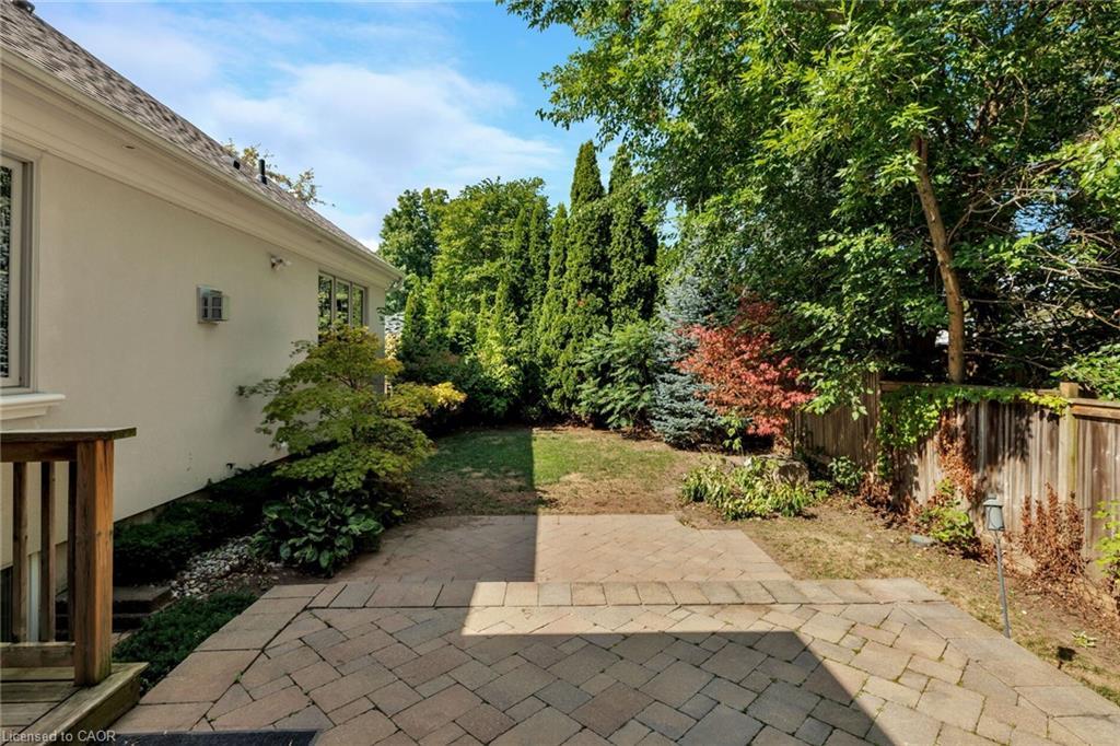 2448 Bridge Road, Oakville, ON - Outdoor