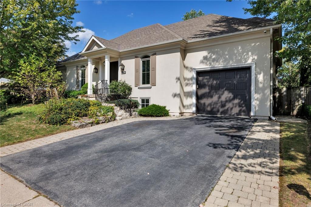 2448 Bridge Road, Oakville, ON - Outdoor