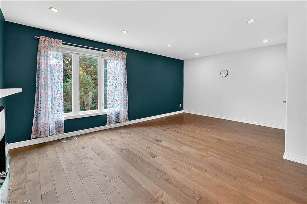 21-178 Scott Street, St. Catharines, ON - Indoor Photo Showing Other Room