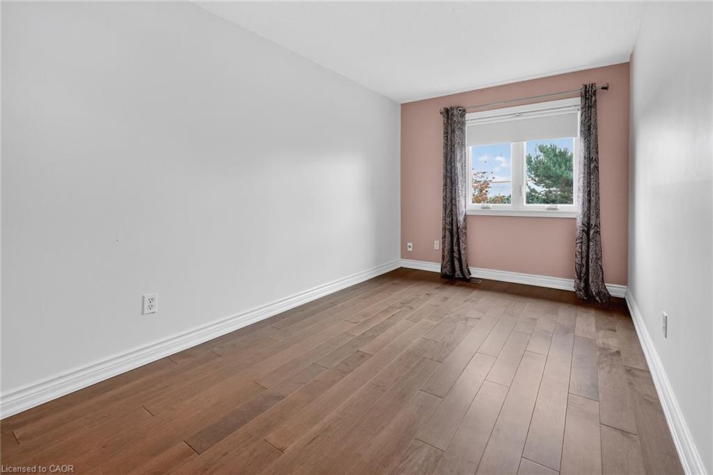 21-178 Scott Street, St. Catharines, ON - Indoor Photo Showing Other Room