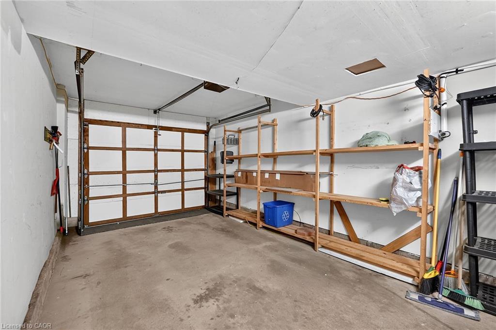 21-178 Scott Street, St. Catharines, ON - Indoor Photo Showing Garage