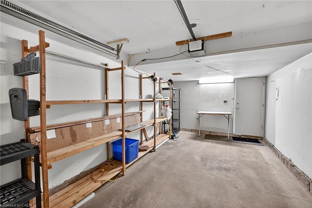 21-178 Scott Street, St. Catharines, ON - Indoor Photo Showing Garage
