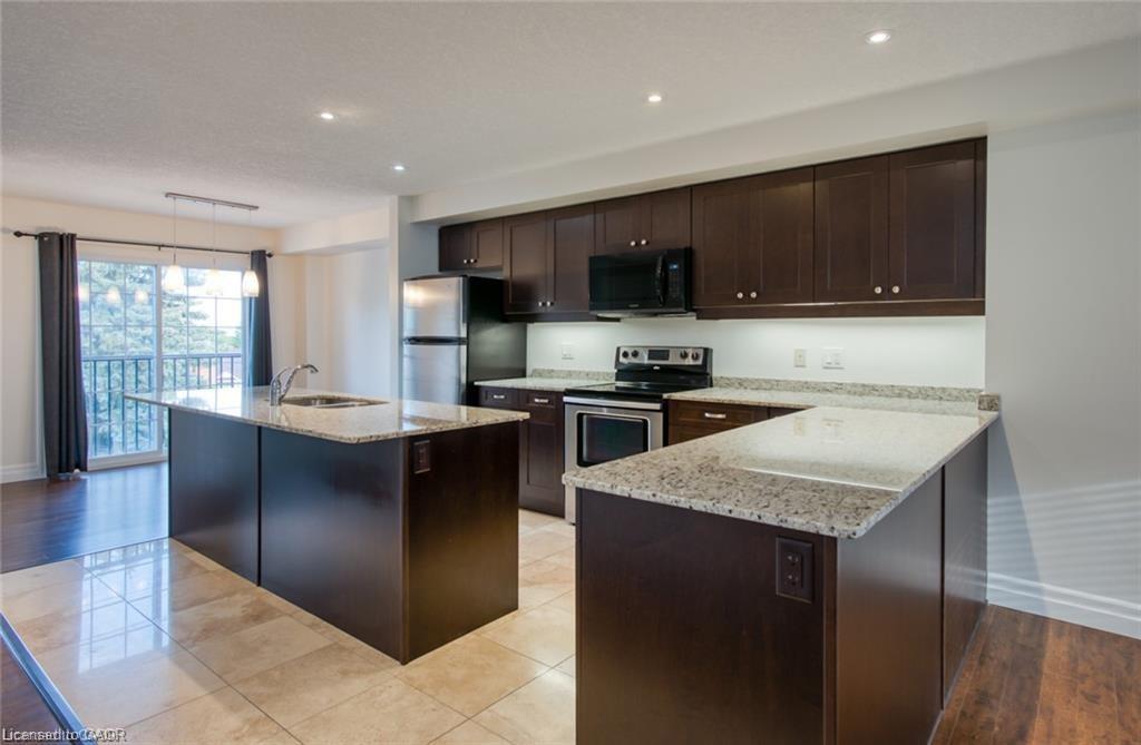43 Woolwich Street, Kitchener, ON - Indoor Photo Showing Kitchen With Upgraded Kitchen