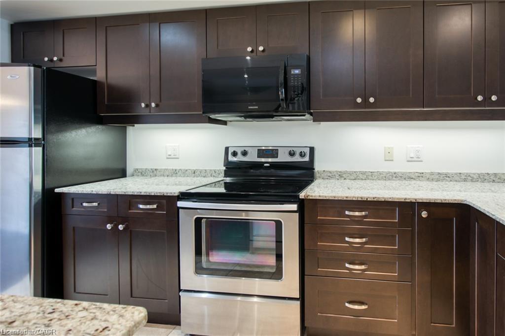 43 Woolwich Street, Kitchener, ON - Indoor Photo Showing Kitchen