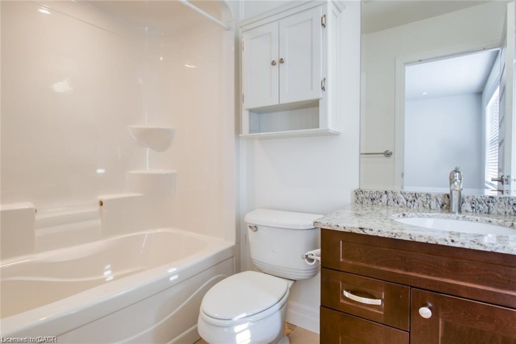 43 Woolwich Street, Kitchener, ON - Indoor Photo Showing Bathroom