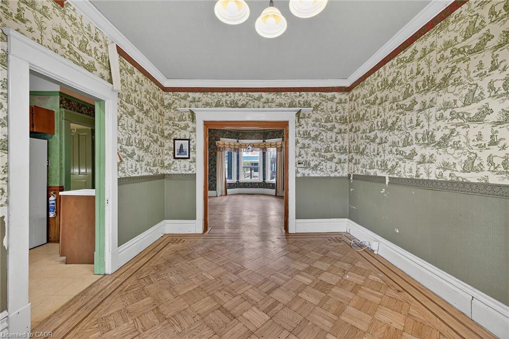 91 Spadina Avenue, Hamilton, ON - Indoor Photo Showing Other Room