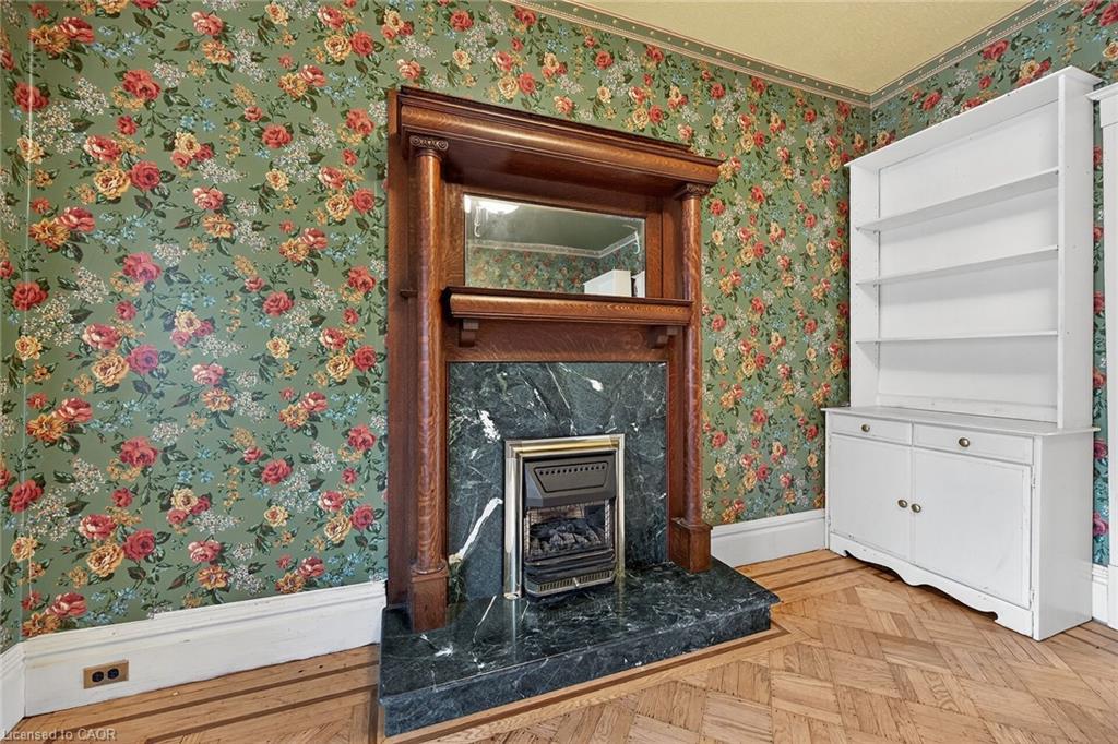 91 Spadina Avenue, Hamilton, ON - Indoor With Fireplace