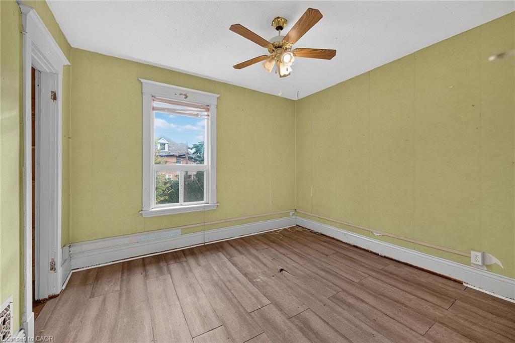 91 Spadina Avenue, Hamilton, ON - Indoor Photo Showing Other Room