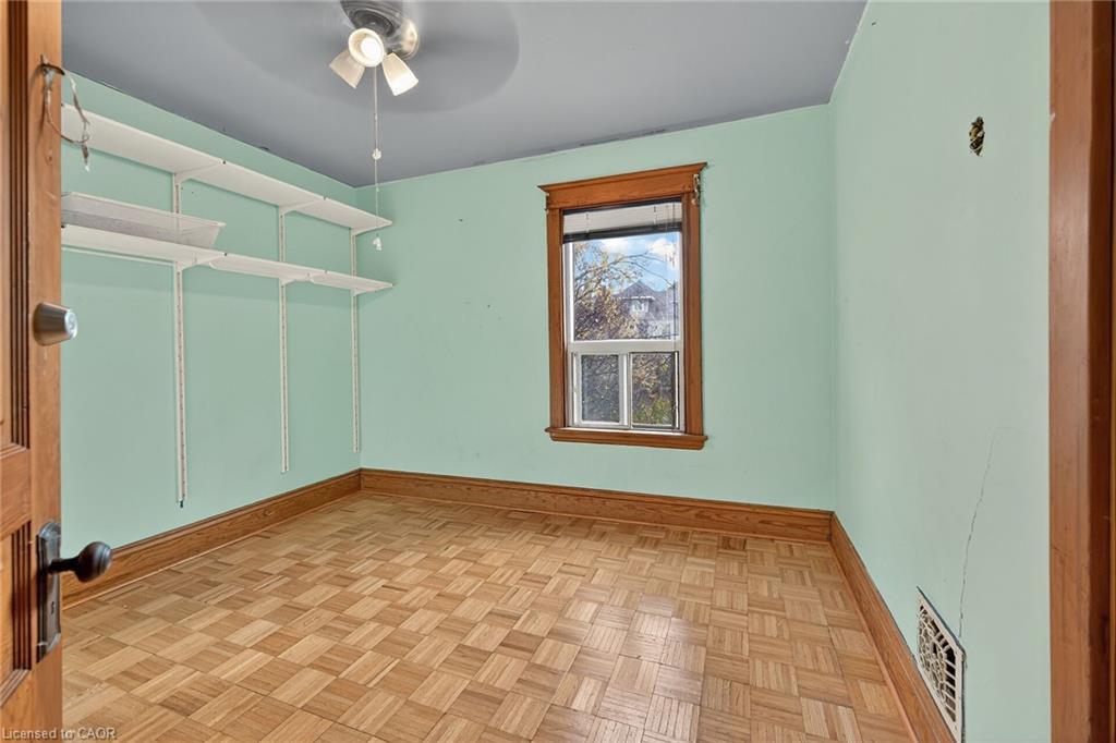 91 Spadina Avenue, Hamilton, ON - Indoor Photo Showing Other Room
