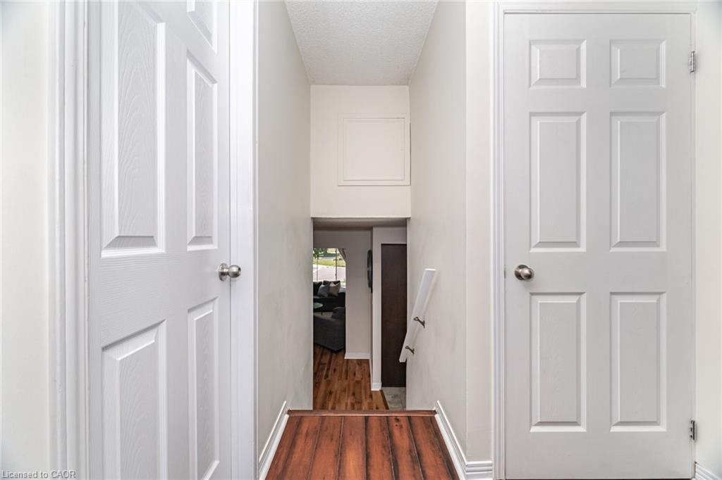 225 Golfwood Drive, Hamilton, ON - Indoor Photo Showing Other Room