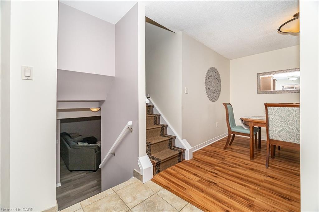 225 Golfwood Drive, Hamilton, ON - Indoor