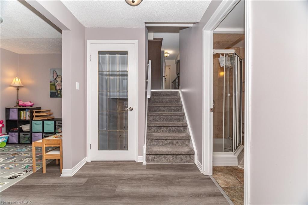 225 Golfwood Drive, Hamilton, ON - Indoor Photo Showing Other Room