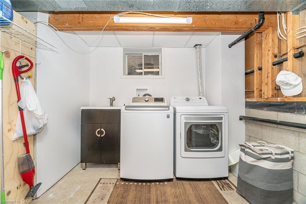 225 Golfwood Drive, Hamilton, ON - Indoor Photo Showing Laundry Room