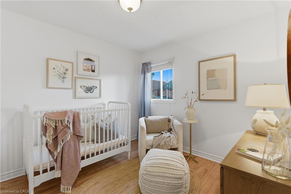 70 Rosemont Avenue, Hamilton, ON - Indoor Photo Showing Bedroom