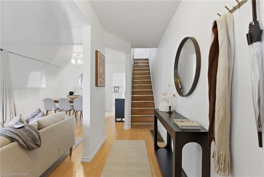 70 Rosemont Avenue, Hamilton, ON - Indoor Photo Showing Other Room