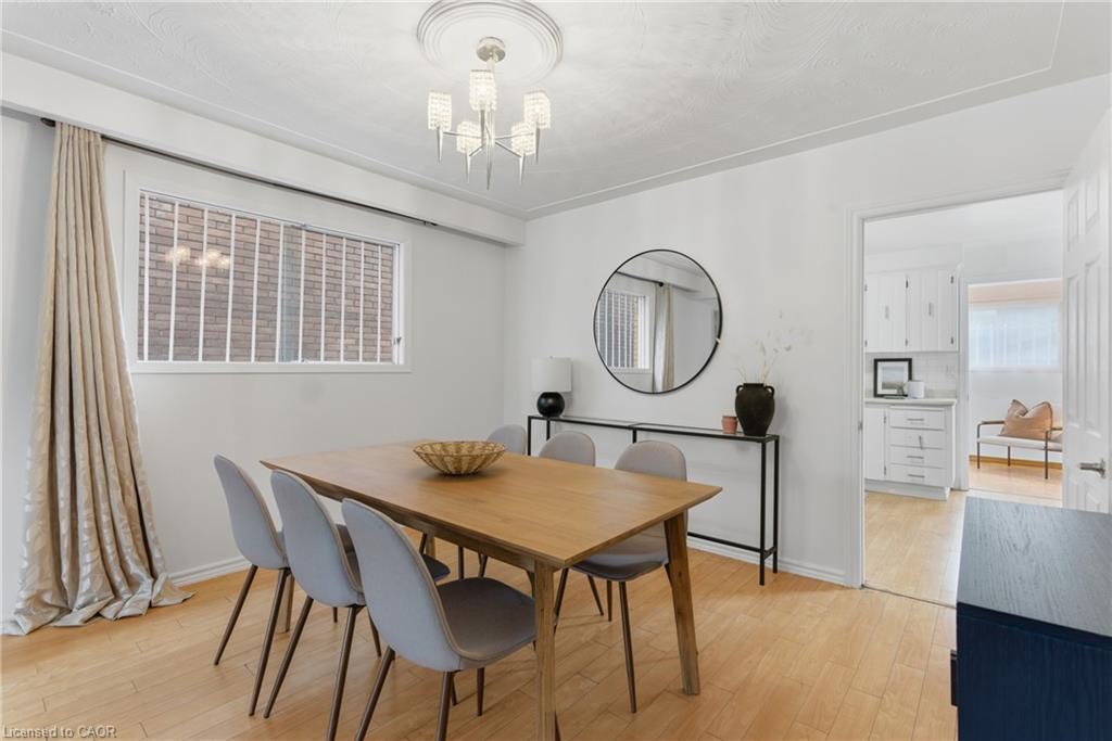 70 Rosemont Avenue, Hamilton, ON - Indoor Photo Showing Dining Room