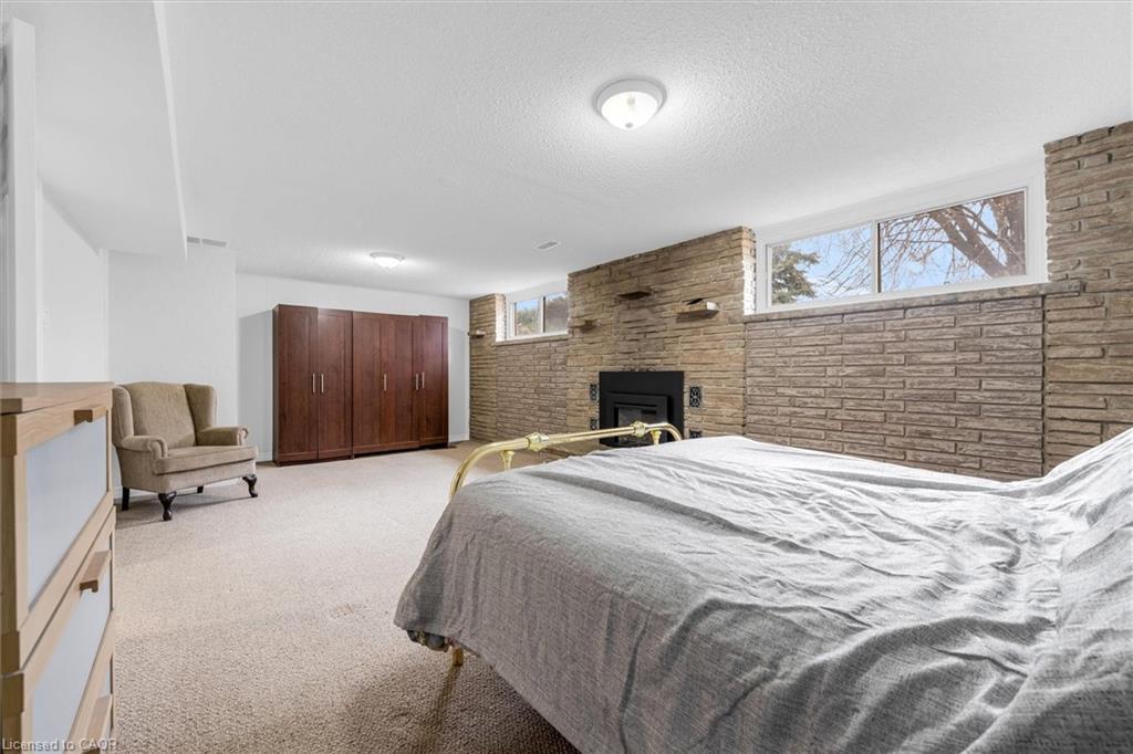 3096 Palmer Drive, Burlington, ON - Indoor Photo Showing Bedroom