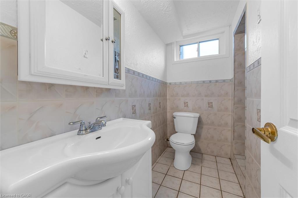 3096 Palmer Drive, Burlington, ON - Indoor Photo Showing Bathroom