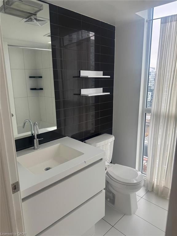 85 Queens Wharf Road, Toronto, ON - Indoor Photo Showing Bathroom