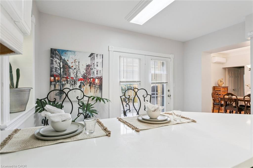 132 Queen Street W, Cambridge, ON - Indoor Photo Showing Dining Room