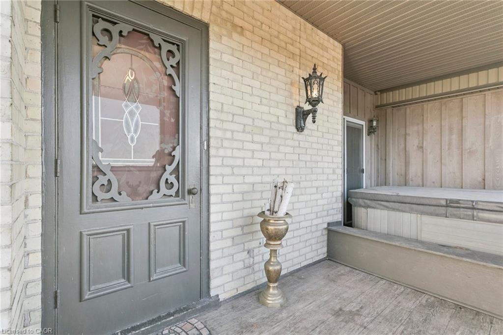 132 Queen Street W, Cambridge, ON - Outdoor With Exterior