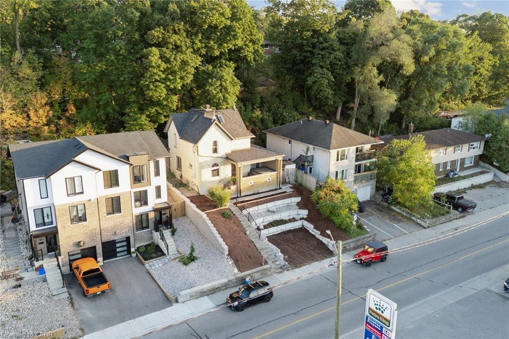 132 Queen Street W, Cambridge, ON - Outdoor