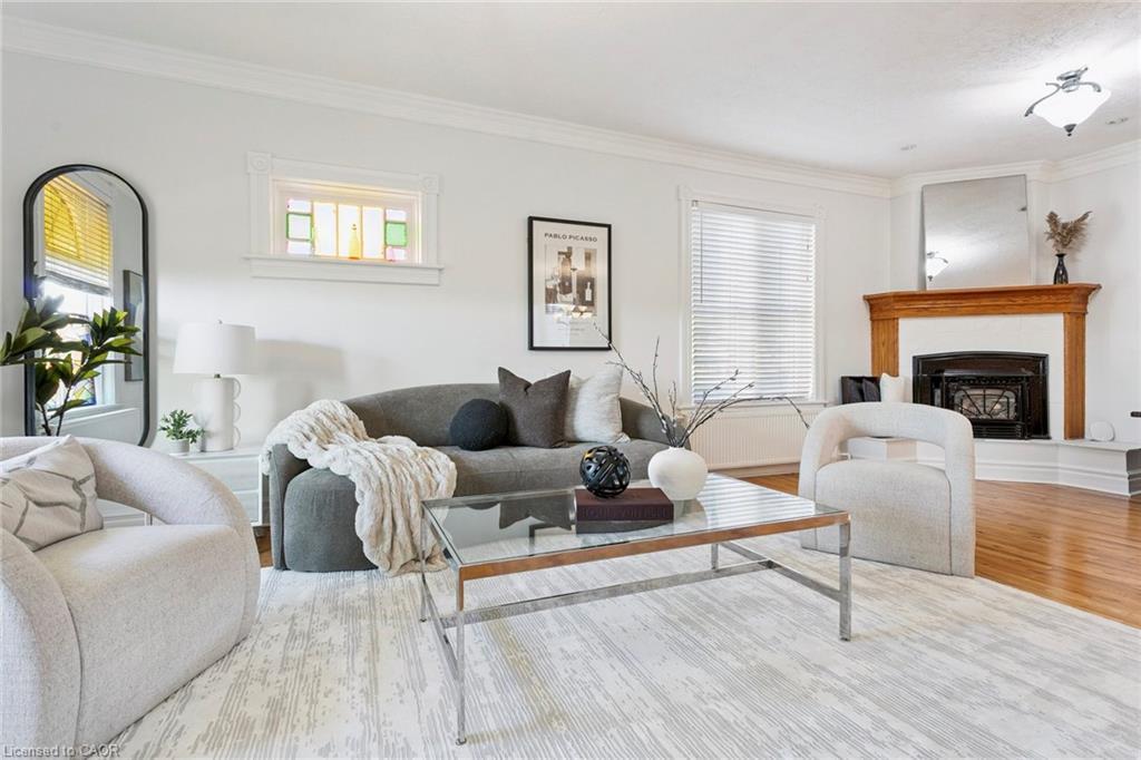 132 Queen Street W, Cambridge, ON - Indoor Photo Showing Living Room With Fireplace