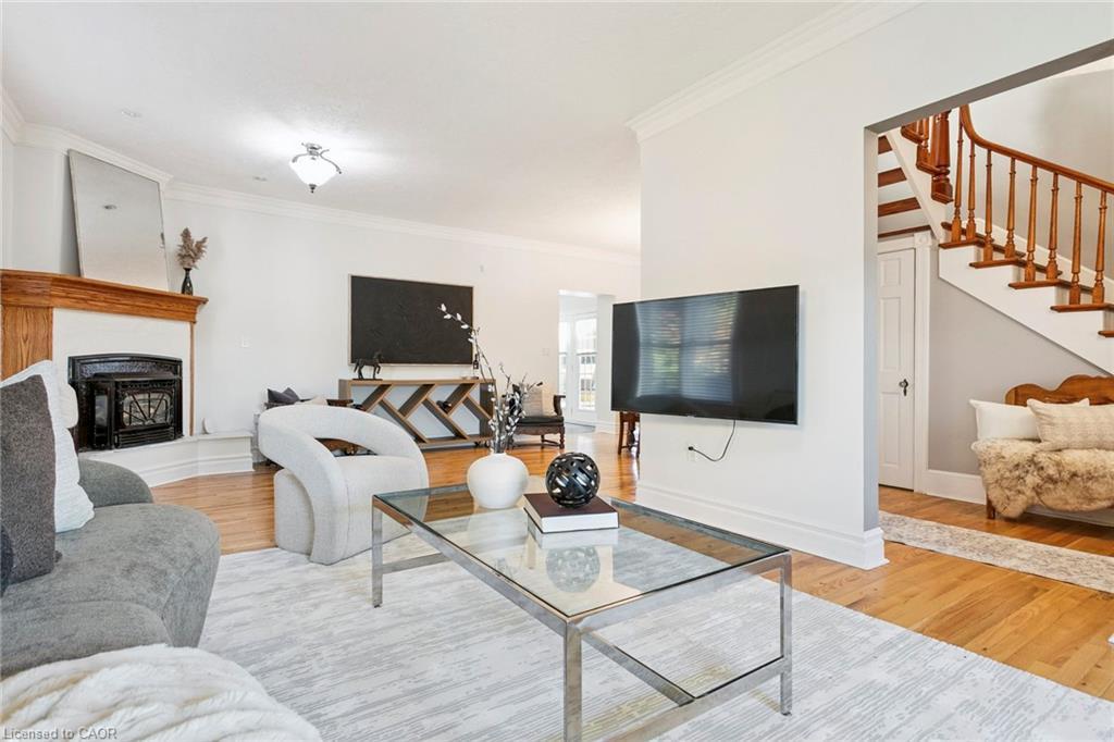 132 Queen Street W, Cambridge, ON - Indoor Photo Showing Living Room With Fireplace