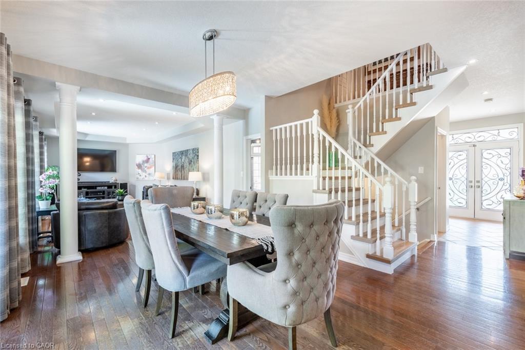 2338 Norland Drive, Burlington, ON - Indoor Photo Showing Dining Room
