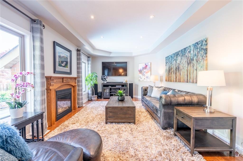 2338 Norland Drive, Burlington, ON - Indoor Photo Showing Living Room With Fireplace