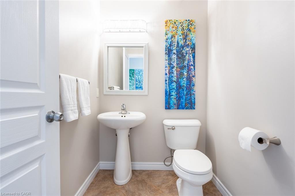 2338 Norland Drive, Burlington, ON - Indoor Photo Showing Bathroom