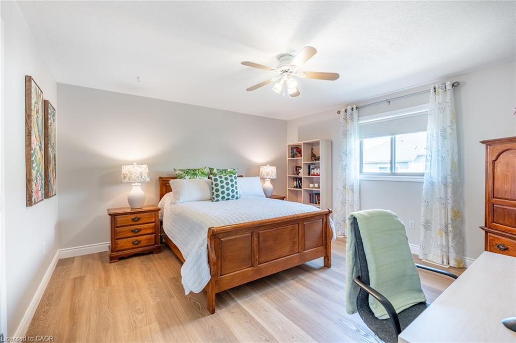 2338 Norland Drive, Burlington, ON - Indoor Photo Showing Bedroom