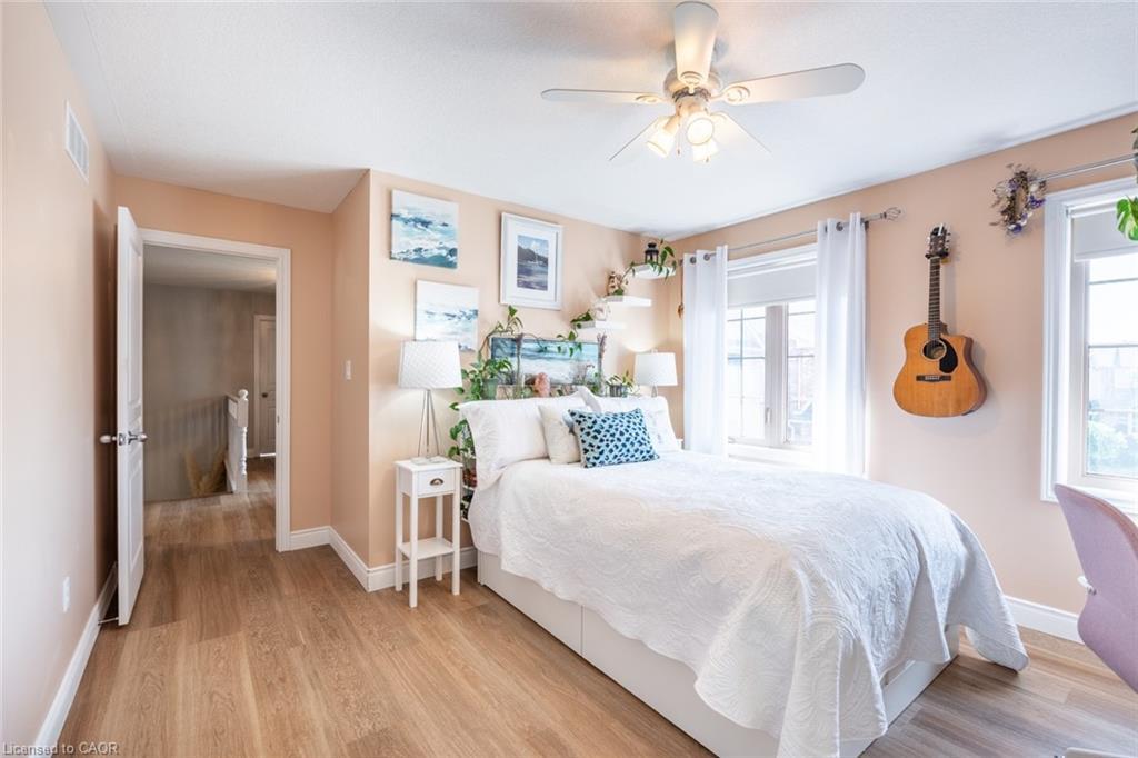 2338 Norland Drive, Burlington, ON - Indoor Photo Showing Bedroom