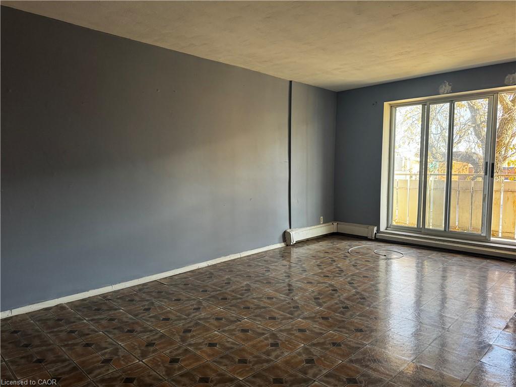 208-269 Parkdale Avenue N, Hamilton, ON - Indoor Photo Showing Other Room