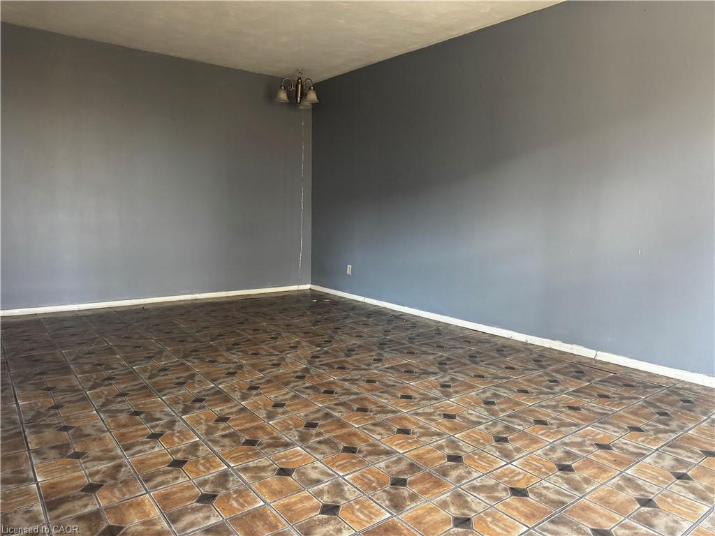 208-269 Parkdale Avenue N, Hamilton, ON - Indoor Photo Showing Other Room