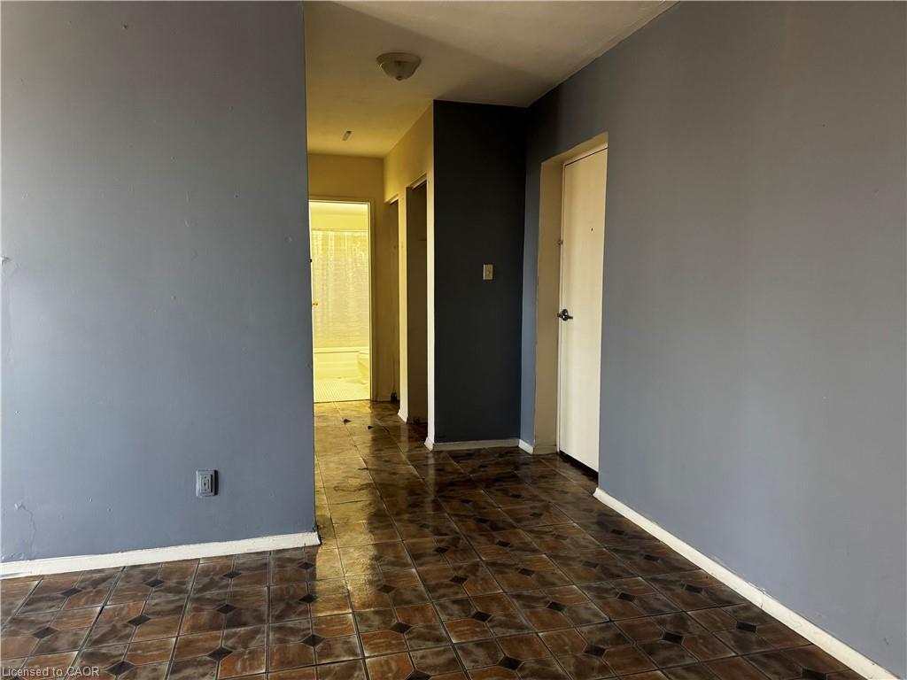 208-269 Parkdale Avenue N, Hamilton, ON - Indoor Photo Showing Other Room