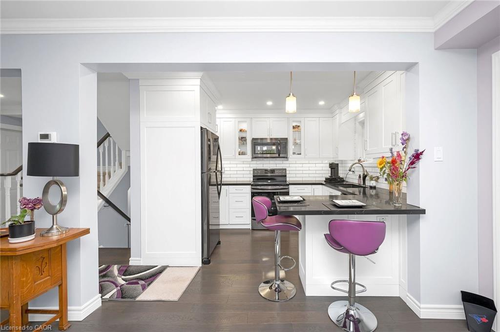 163 Ross Lane, Oakville, ON - Indoor Photo Showing Other Room