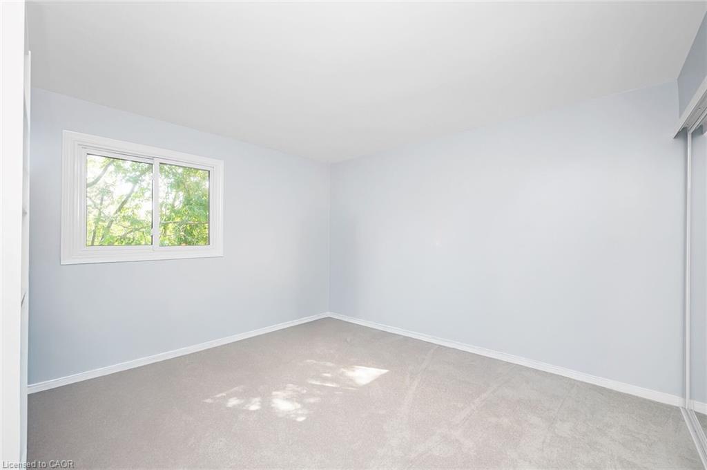 163 Ross Lane, Oakville, ON - Indoor Photo Showing Other Room