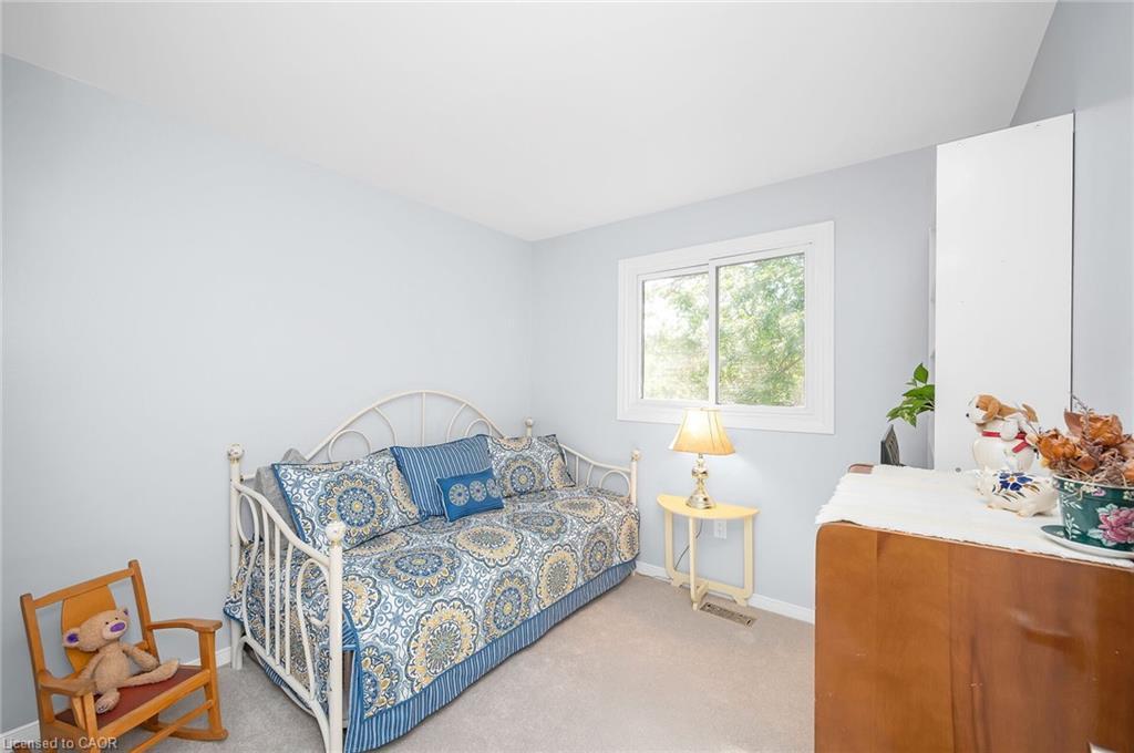 163 Ross Lane, Oakville, ON - Indoor Photo Showing Bedroom