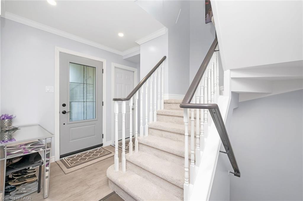 163 Ross Lane, Oakville, ON - Indoor Photo Showing Other Room