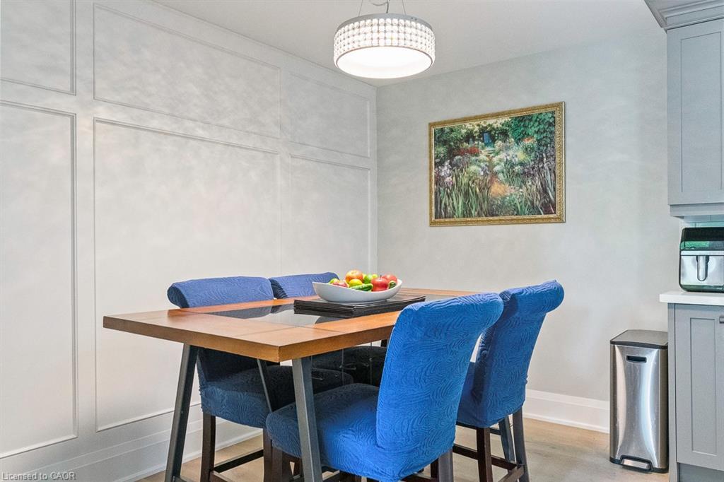 231 Southwood Court, Oakville, ON - Indoor Photo Showing Dining Room