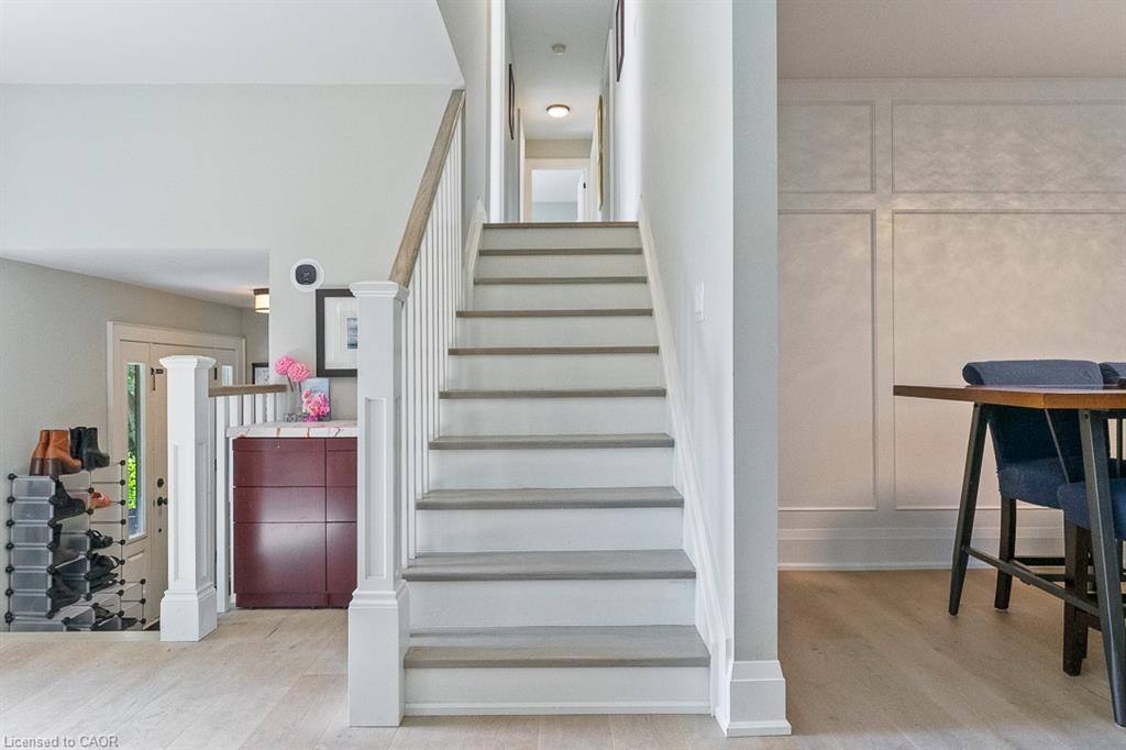 231 Southwood Court, Oakville, ON - Indoor Photo Showing Other Room