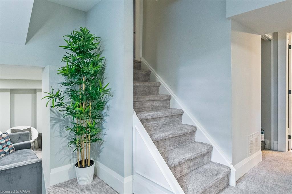 231 Southwood Court, Oakville, ON - Indoor Photo Showing Other Room