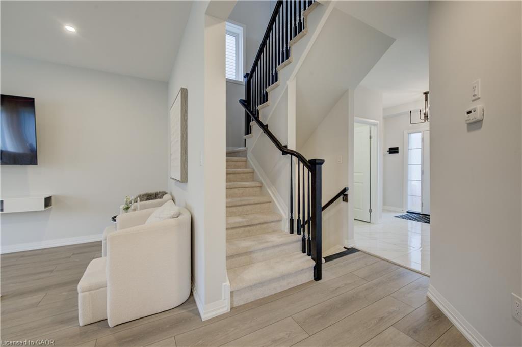 36 Alicia Crescent, Thorold, ON - Indoor Photo Showing Other Room