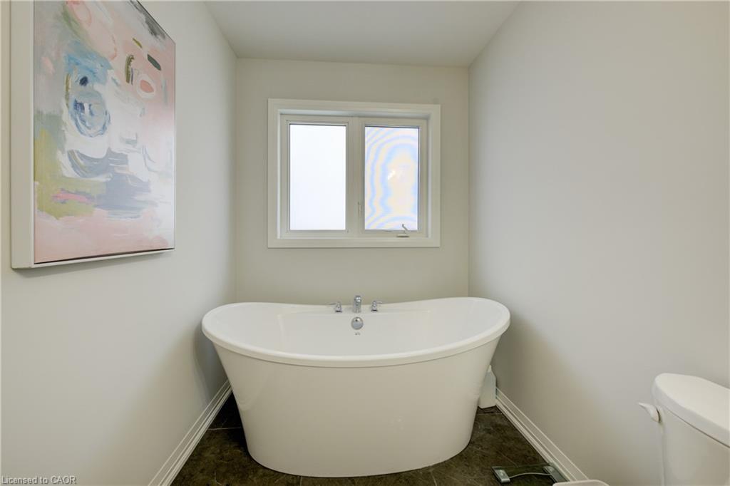 36 Alicia Crescent, Thorold, ON - Indoor Photo Showing Bathroom